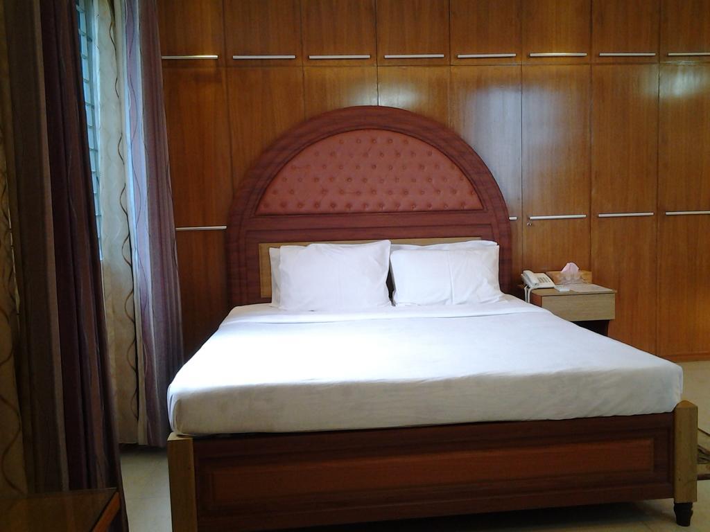 Hotel Afford Inn Dhaka Exterior photo