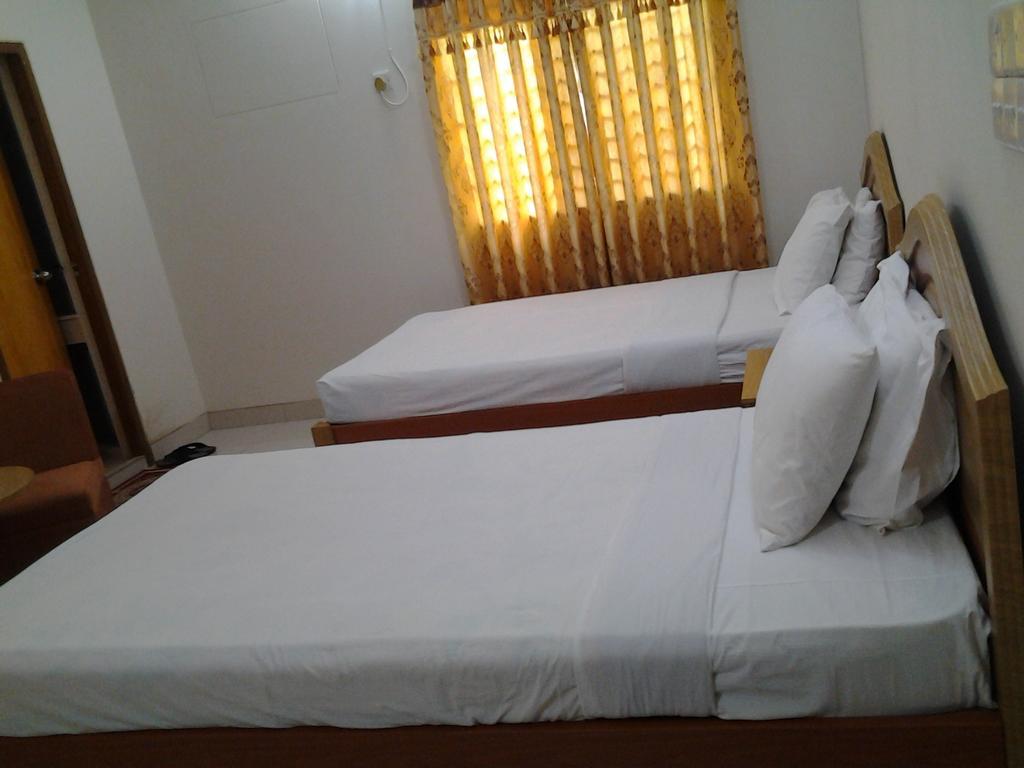 Hotel Afford Inn Dhaka Room photo